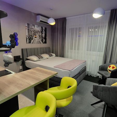 Апартаменты Orion Osijek-Studio Экстерьер фото